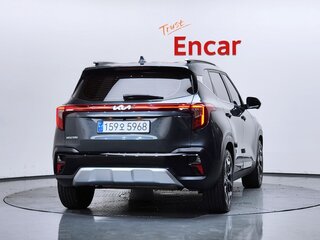 2022 Kia Seltos I Рестайлинг, серебристый, 2170000 рублей, вид 4