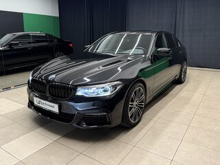 2017 BMW 5 серии 530i xDrive VII (G30/G31/G38), чёрный, 3050000 рублей, вид 3