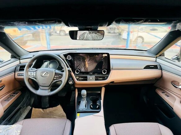 2025 Lexus ES 200 VII Рестайлинг 2, белый, 5690000 рублей - вид 9