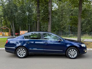2010 Volkswagen Passat B6, синий, 585000 рублей, вид 4