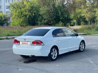 2011 Honda Civic VIII Рестайлинг, белый, 695000 рублей, вид 4