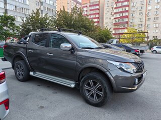 2017 Mitsubishi L200 V, коричневый, 2600000 рублей, вид 1