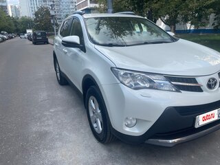 2013 Toyota RAV4 IV (XA40), белый, 1850000 рублей, вид 2