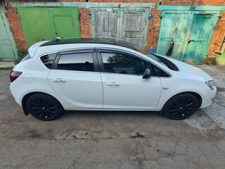 2012 Opel Astra J, белый, 890000 рублей, вид 4