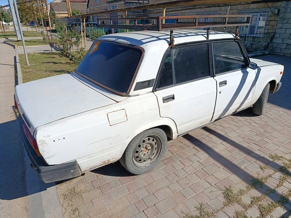 2004 Lada (ВАЗ) 2107, белый, 45000 рублей - вид 5