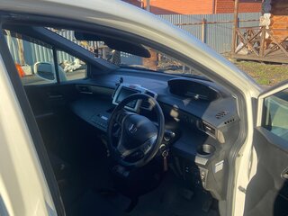 2012 Honda Freed Spike I Рестайлинг, белый, 1050000 рублей, вид 5