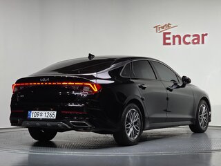 2023 Kia K5 III, чёрный, 2355007 рублей, вид 3