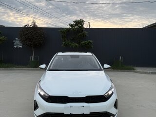 2026 Kia K3 II (China Market) Рестайлинг, белый, 2200000 рублей, вид 2