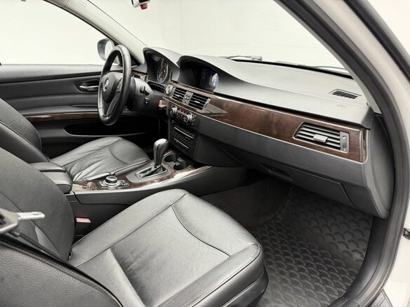 2011 BMW 3 серии 320i V (E90/E91/E92/E93) Рестайлинг, белый, 1224000 рублей - вид 14