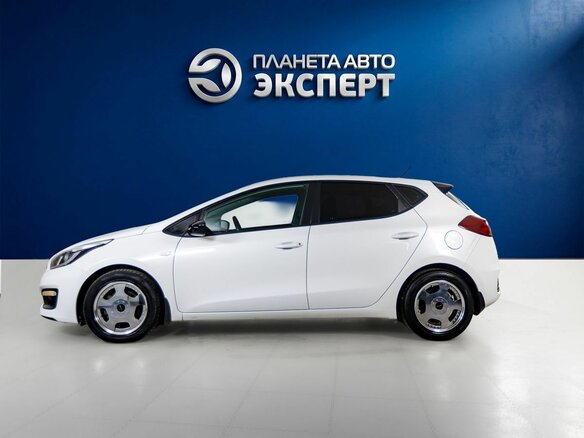 2016 Kia Ceed II Рестайлинг, белый, 1144000 рублей - вид 14