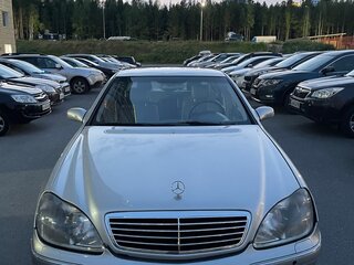 1999 Mercedes-Benz S-Класс 500 IV (W220), серебристый, 750000 рублей, вид 3