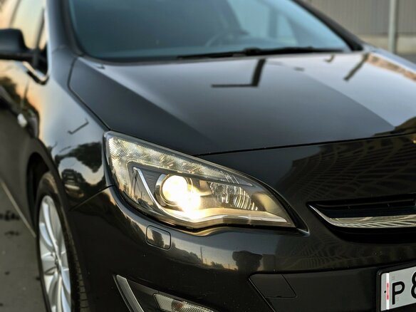 2013 Opel Astra J Рестайлинг, чёрный - вид 11