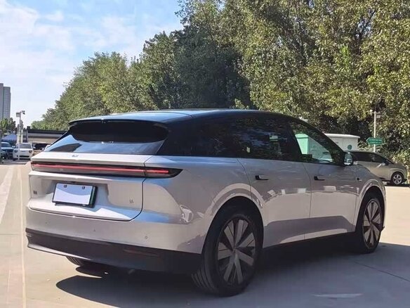 2026 Li Auto (Lixiang) i6, серебристый, 7250000 рублей - вид 3