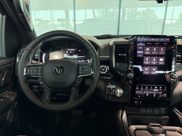 2026 Ram 1500 Crew Cab eTorque V Рестайлинг, чёрный - вид 20