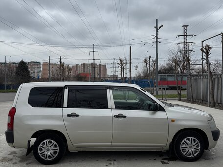 2010 Toyota Probox I, бежевый, 619000 рублей, вид 2