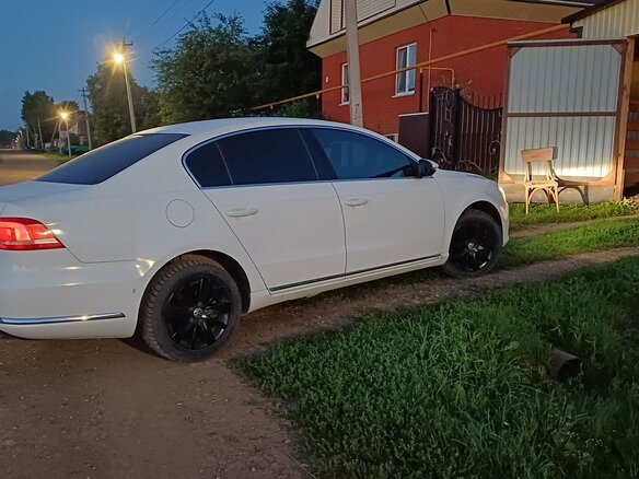 2012 Volkswagen Passat B7, белый - вид 11