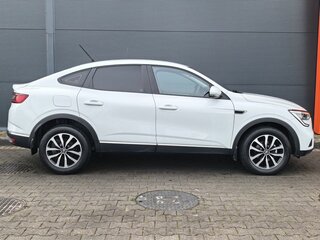 2021 Renault Arkana I, белый, 1749000 рублей, вид 3