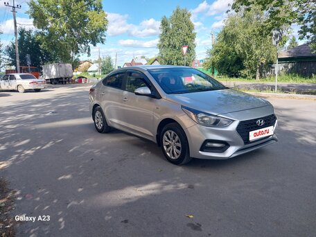 2018 Hyundai Solaris II, серебристый, 750000 рублей, вид 2