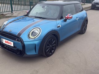 2019 Mini Hatch Cooper III (F55/F56) Рестайлинг, голубой, 1599000 рублей, вид 3