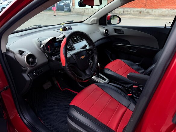 2012 Chevrolet Aveo II, красный, 730000 рублей - вид 6