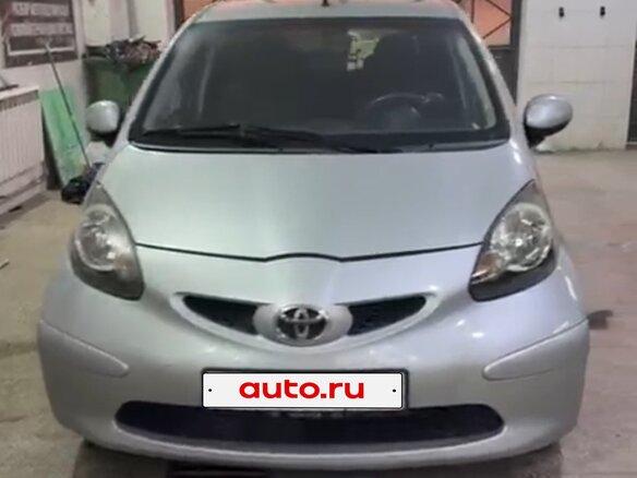 2008 Toyota Aygo I, серебристый, 355000 рублей