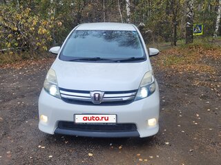 2014 Toyota ISis I Рестайлинг, белый, 1400000 рублей, вид 2