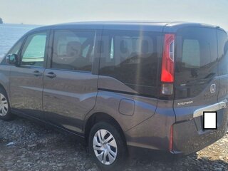 2021 Honda Stepwgn V Рестайлинг, серый, 2400000 рублей, вид 4