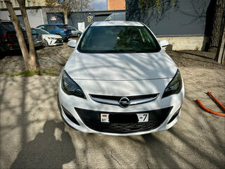 2014 Opel Astra J Рестайлинг, белый, 705000 рублей, вид 5