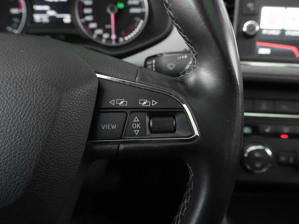 2020 SEAT Leon III Рестайлинг, белый, 2049000 рублей - вид 17