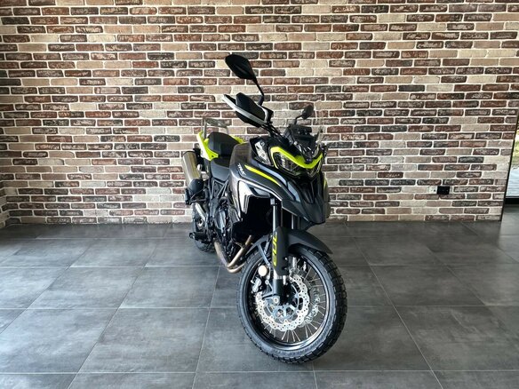 2023 Benelli TRK 702 X, серый