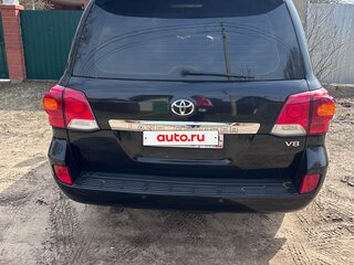 2014 Toyota Land Cruiser 200 Series Рестайлинг 1, чёрный, 4700000 рублей, вид 3