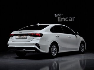 2023 Kia K3 II Рестайлинг, белый, 1900000 рублей, вид 3
