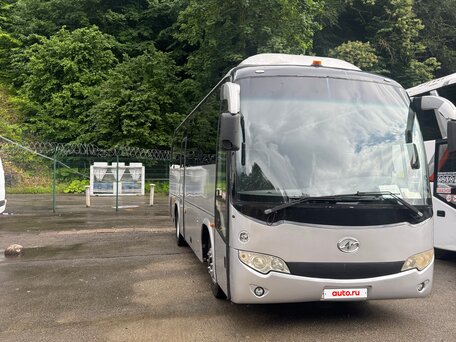 2010 Higer KLQ 6885, серебристый, 2500000 рублей, вид 4