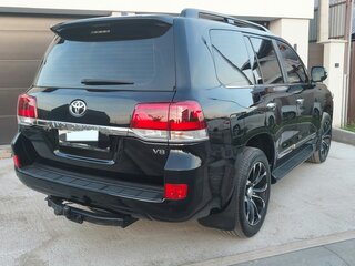 2016 Toyota Land Cruiser 200 Series Рестайлинг 2, чёрный, 6500000 рублей, вид 5