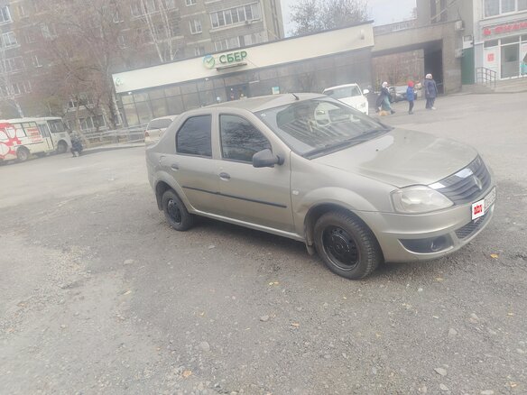 2011 Renault Logan I Рестайлинг, бежевый, 285000 рублей - вид 2