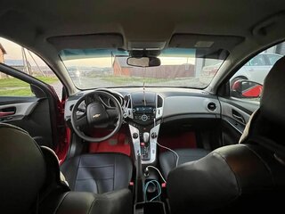 2013 Chevrolet Cruze I Рестайлинг, красный, 800000 рублей, вид 4