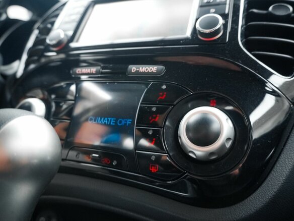 2013 Nissan Juke I, красный, 1170000 рублей - вид 17
