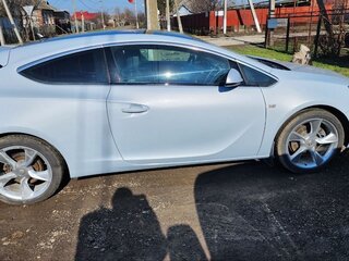 2012 Opel Astra GTC J Рестайлинг, серебристый, 700000 рублей, вид 4