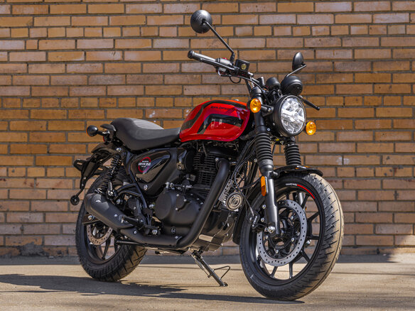 2026 Royal Enfield Hunter, красный - вид 2