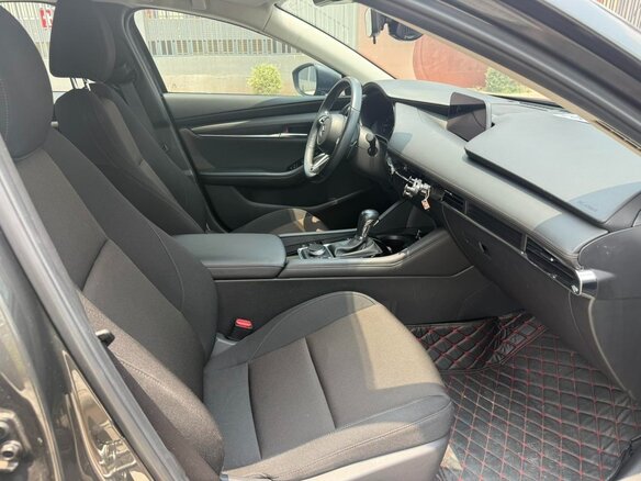 2022 Mazda 3 Axela IV (BP), серый, 1660700 рублей - вид 9