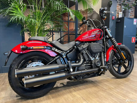 2023 Harley-Davidson Street Bob, красный, 1940000 рублей, вид 4