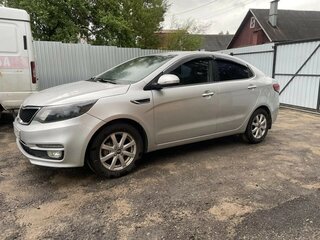 2016 Kia Rio III Рестайлинг, серебристый, 680000 рублей, вид 1