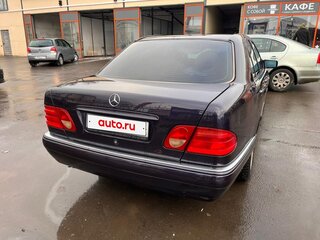 1999 Mercedes-Benz E-Класс 320 II (W210, S210), синий, 750000 рублей, вид 5