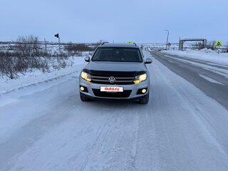 2011 Volkswagen Tiguan I Рестайлинг, серебристый, 1200000 рублей, вид 2