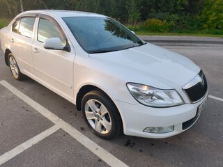 2013 Skoda Octavia II (A5) Рестайлинг, белый, 790000 рублей, вид 2