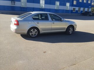 2012 Skoda Octavia II (A5) Рестайлинг, серебристый, 800000 рублей, вид 2