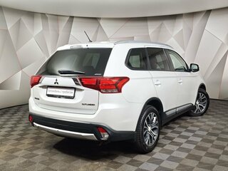 2015 Mitsubishi Outlander III Рестайлинг 2, белый, 1685000 рублей, вид 2