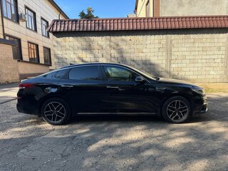 2019 Kia Optima IV Рестайлинг, чёрный, 1880000 рублей, вид 4