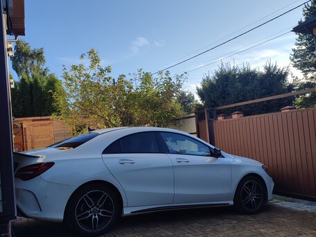 2016 Mercedes-Benz CLA 200 I (C117, X117) Рестайлинг, белый, 2150000 рублей, вид 3