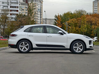 2021 Porsche Macan I Рестайлинг, белый, 5590000 рублей, вид 4